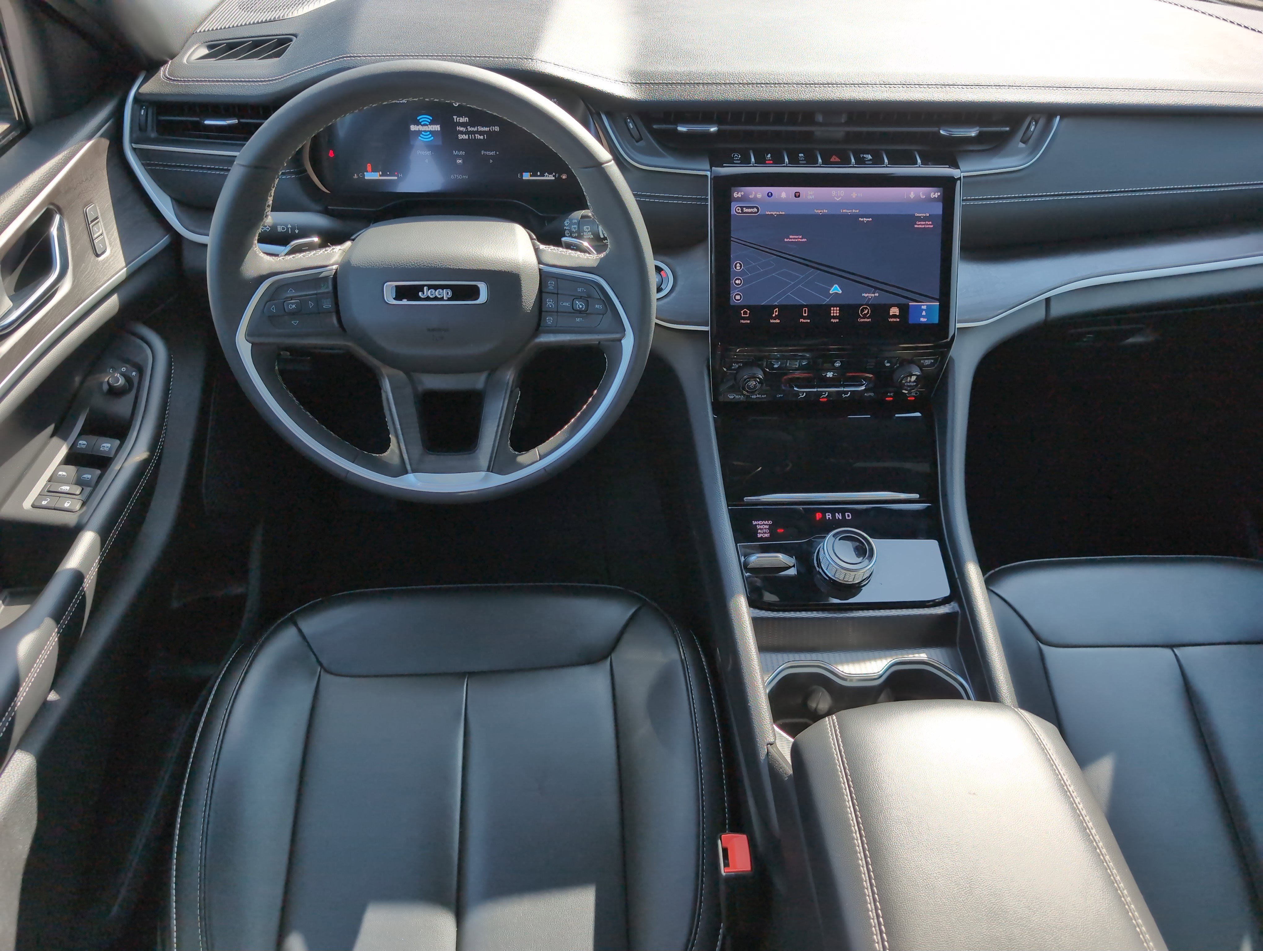 Used 2024 Jeep Grand Cherokee Limited w/ Black Appearance Package image 24