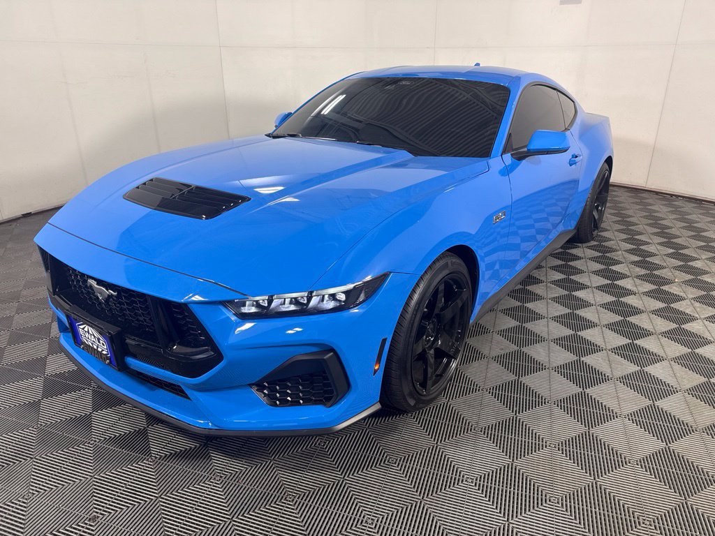 Used 2025 Ford Mustang GT RWD image 5