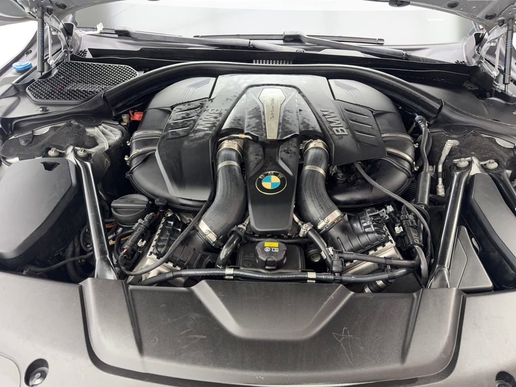 Used 2017 BMW 750i xDrive image 77