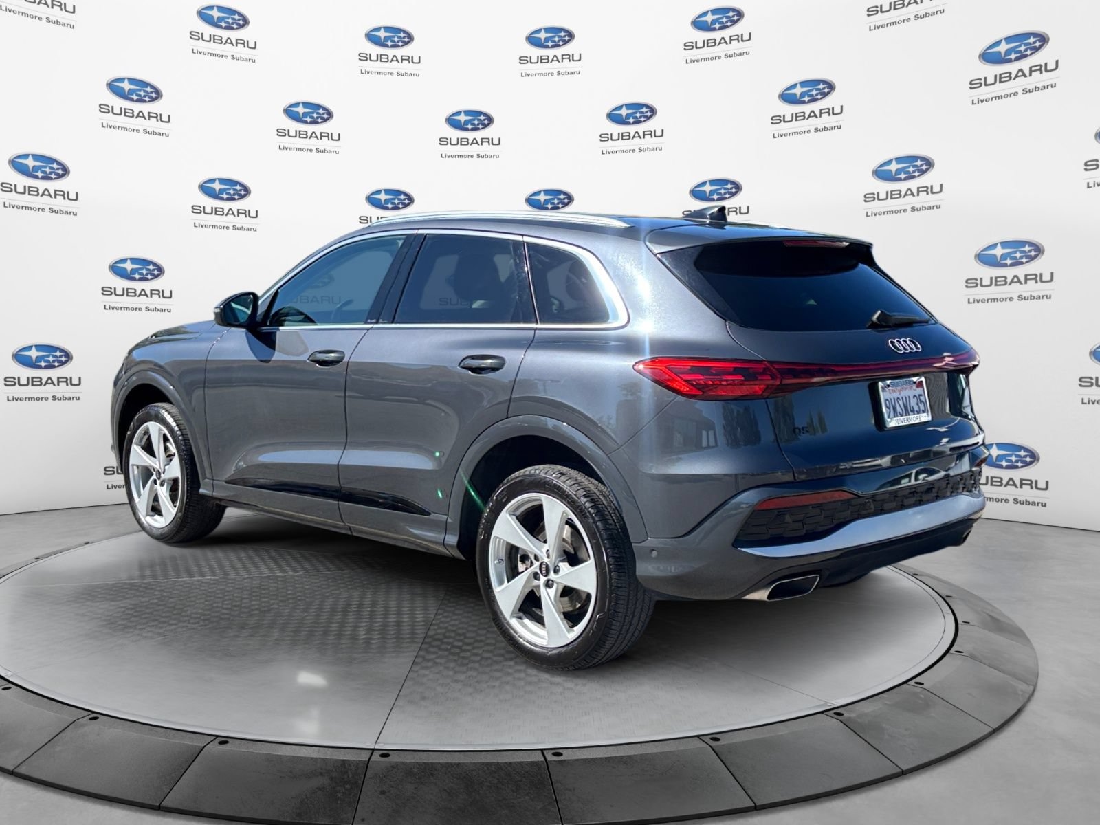 Used 2025 Audi Q5 Premium Plus w/ Premium Plus AWD/4WD image 3