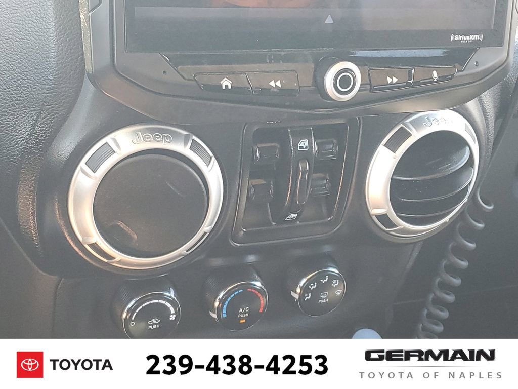 Used 2012 Jeep Wrangler Unlimited Rubicon w/ Dual Top Group image 31