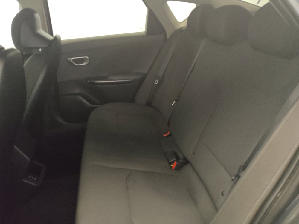 Used 2025 Kia K4 FWD image 18