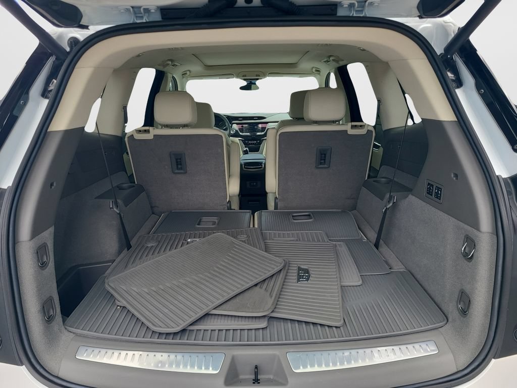 Used 2024 Cadillac XT6 Premium Luxury AWD/4WD image 9