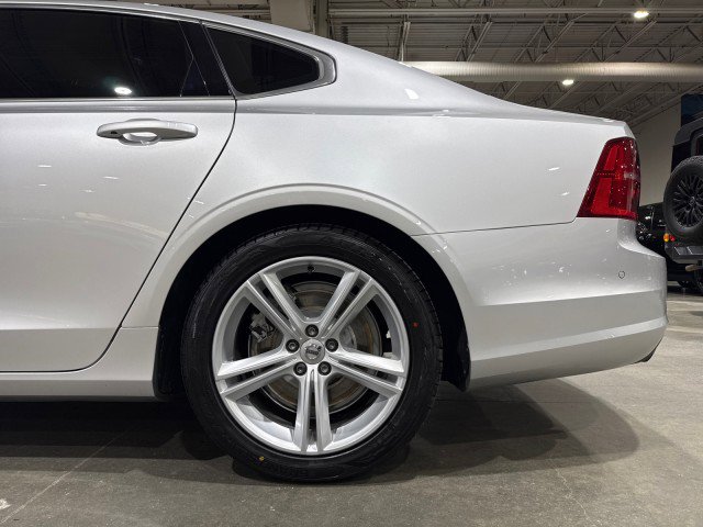 Used 2018 Volvo S90 T5 Momentum w/ Convenience Package image 20