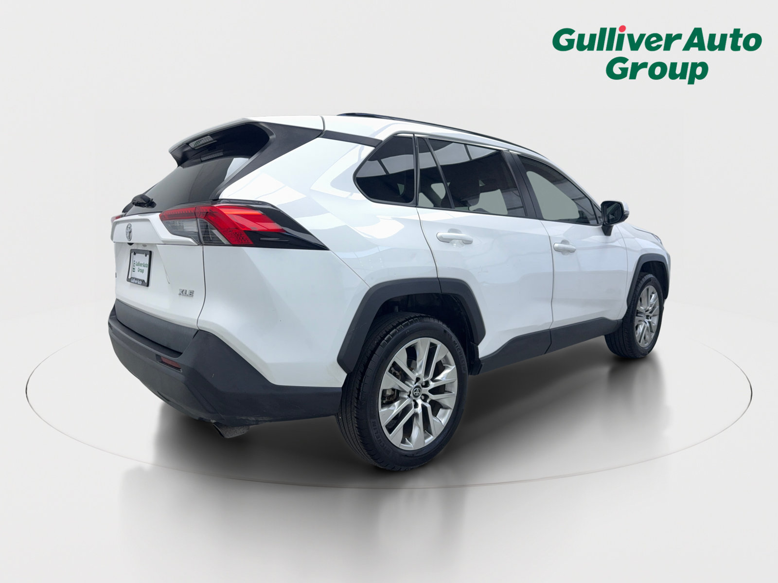 Used 2020 Toyota RAV4 XLE Premium FWD image 9