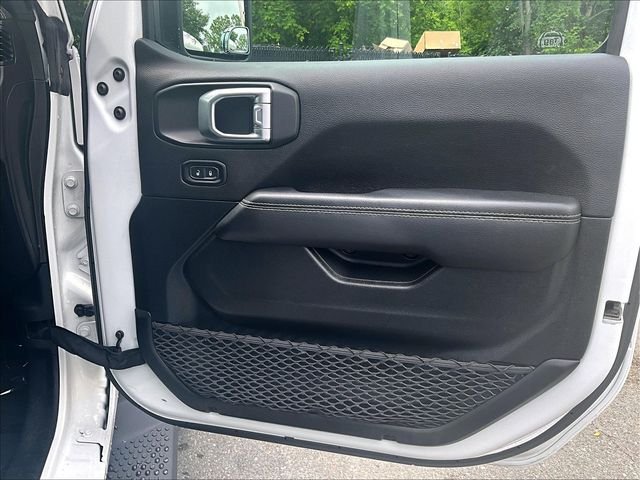 Used 2021 Jeep Wrangler Unlimited Sahara w/ Uconnect 4C Nav & Sound Group AWD/4WD image 19
