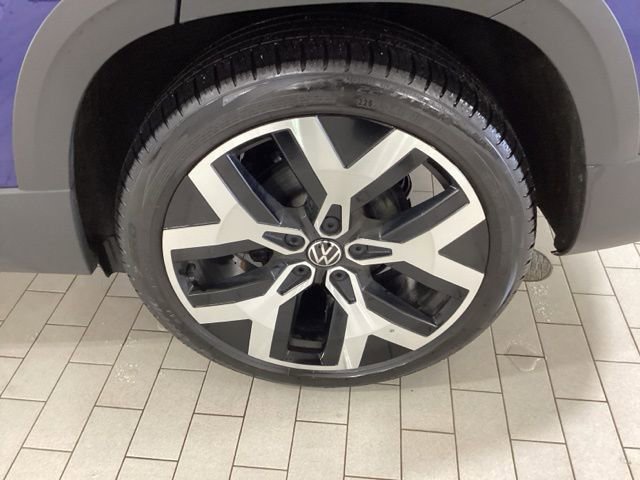 Certified 2023 Volkswagen Taos SEL image 23