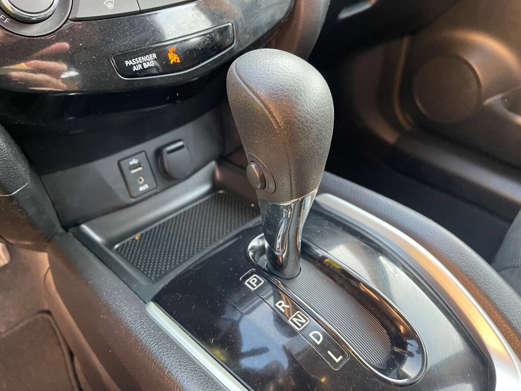 Used 2016 Nissan Rogue S FWD image 11