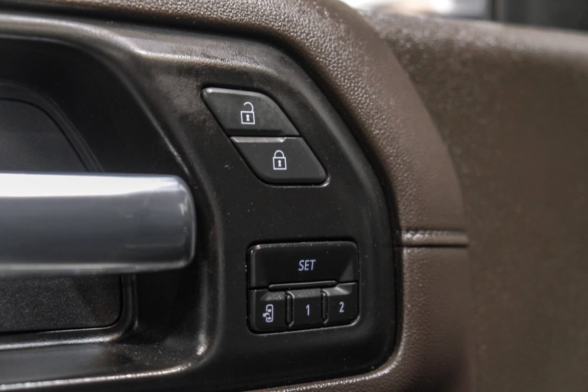 Used 2023 GMC Sierra 3500 Denali AWD/4WD image 42