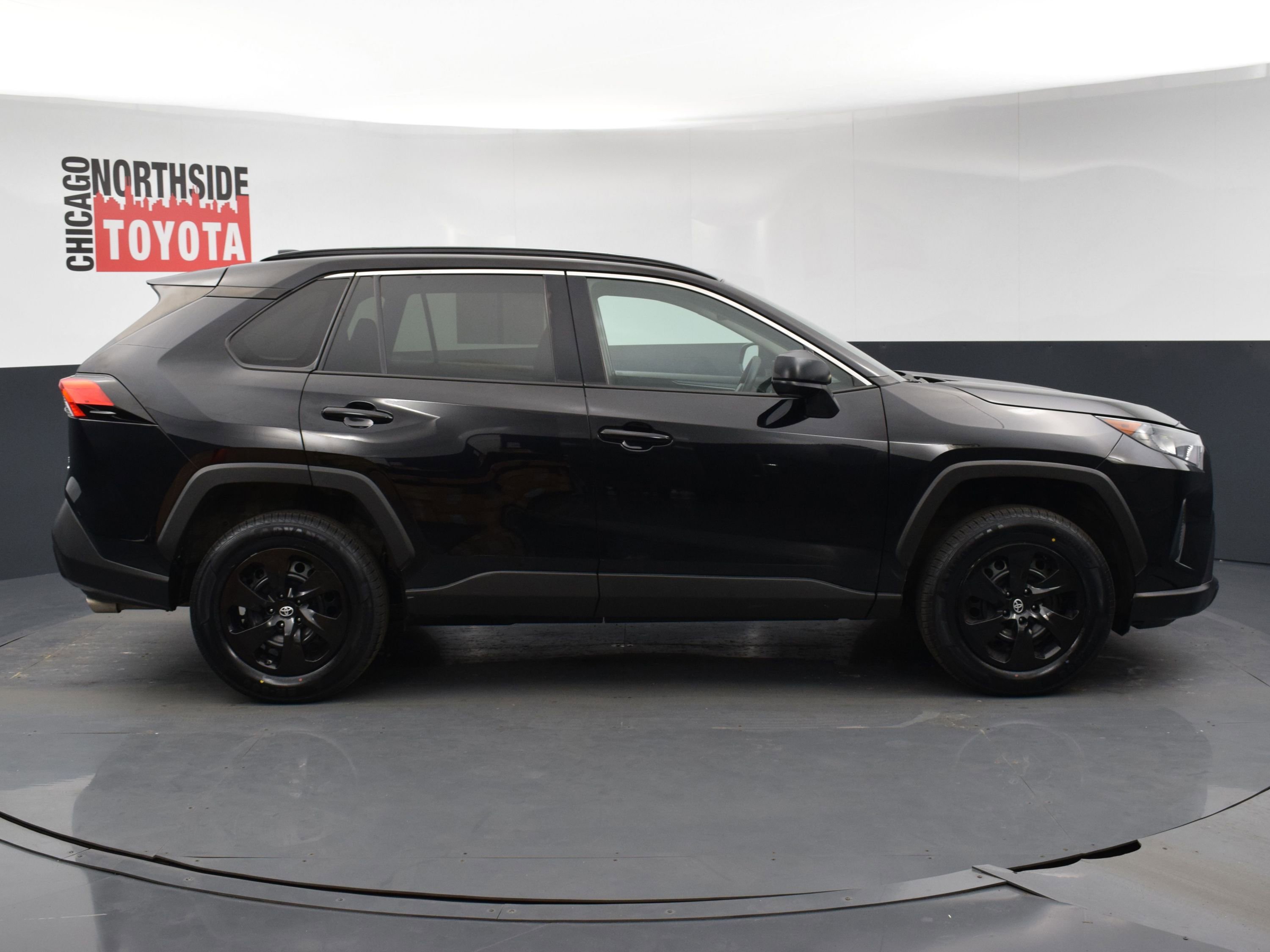 Used 2021 Toyota RAV4 LE AWD/4WD image 5