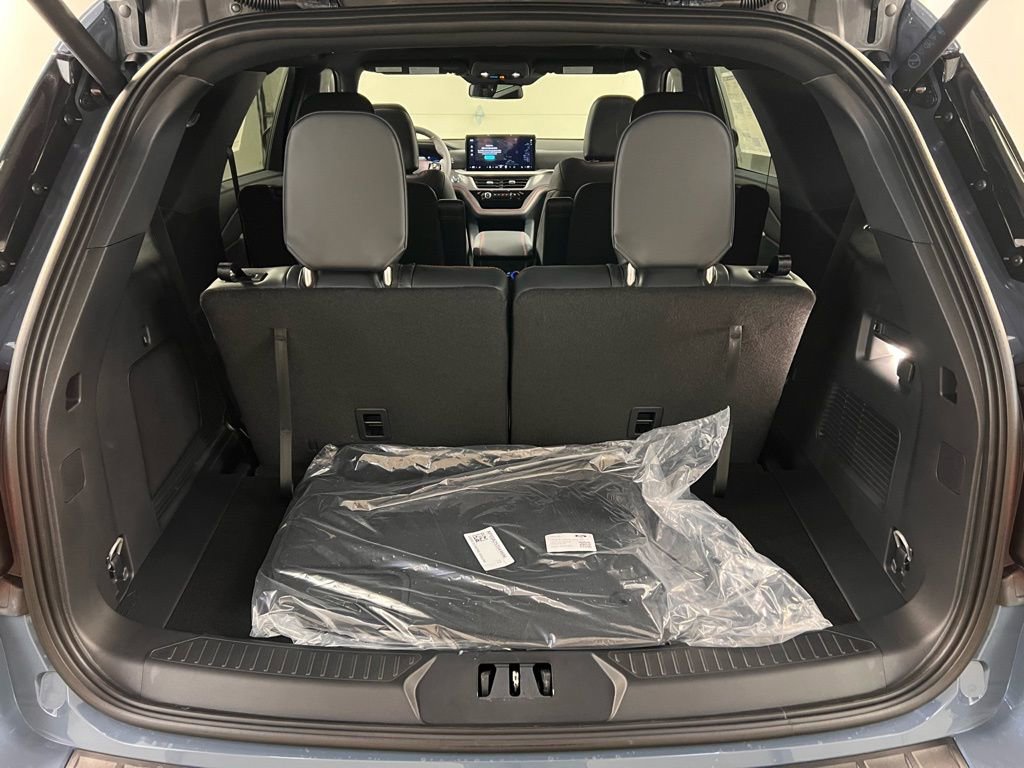 New 2026 Ford Explorer ST-Line w/ ST-Line Street Pack AWD/4WD image 32