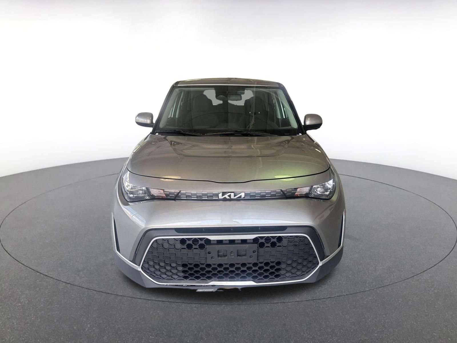 Used 2025 Kia Soul LX w/ LX Technology Package FWD image 5