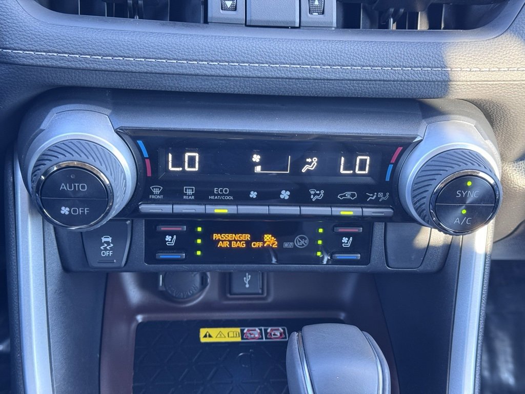 Used 2022 Toyota RAV4 Limited image 11