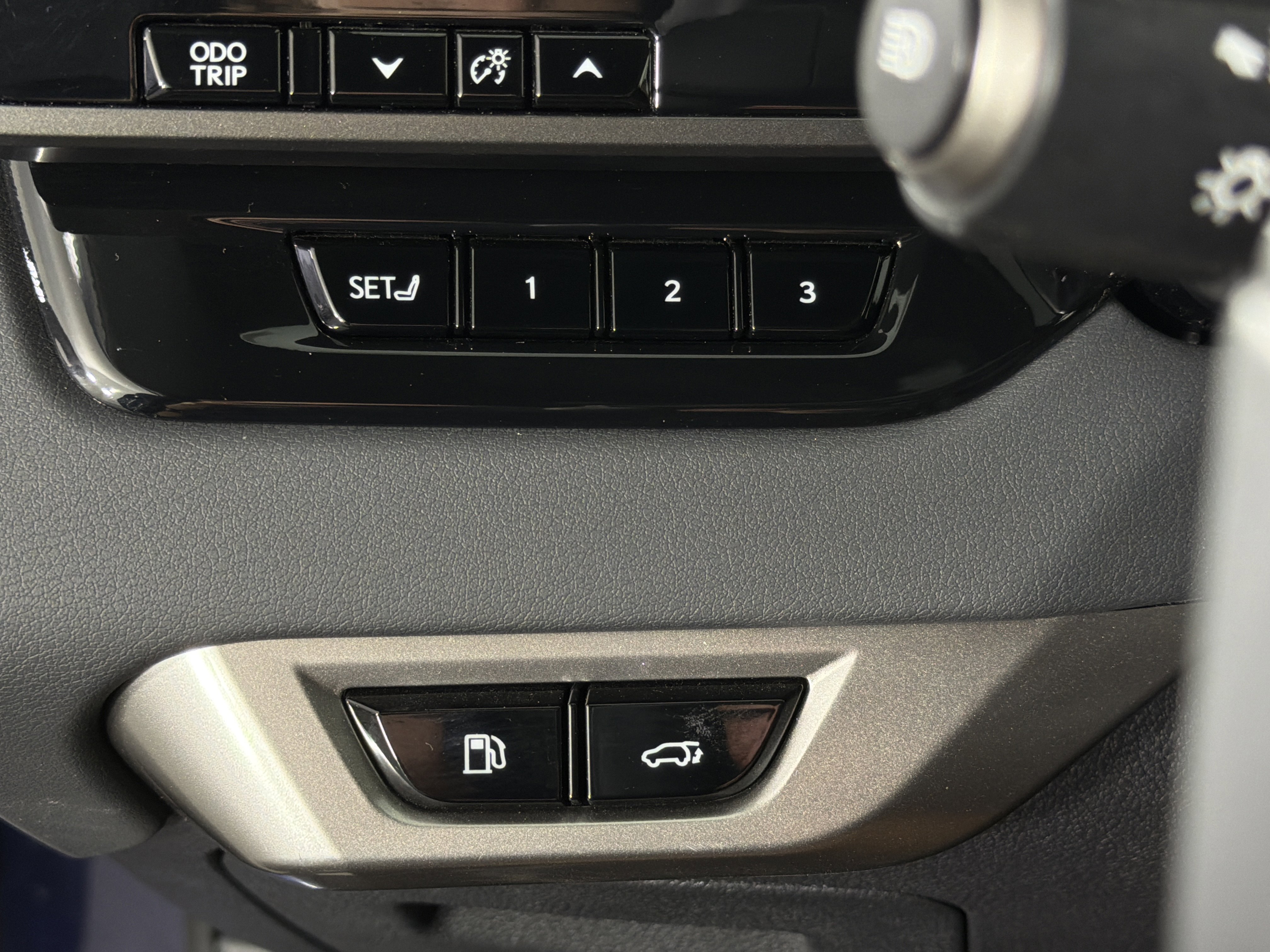 Used 2025 Lexus RX 350 w/ Convenience Package AWD/4WD image 9