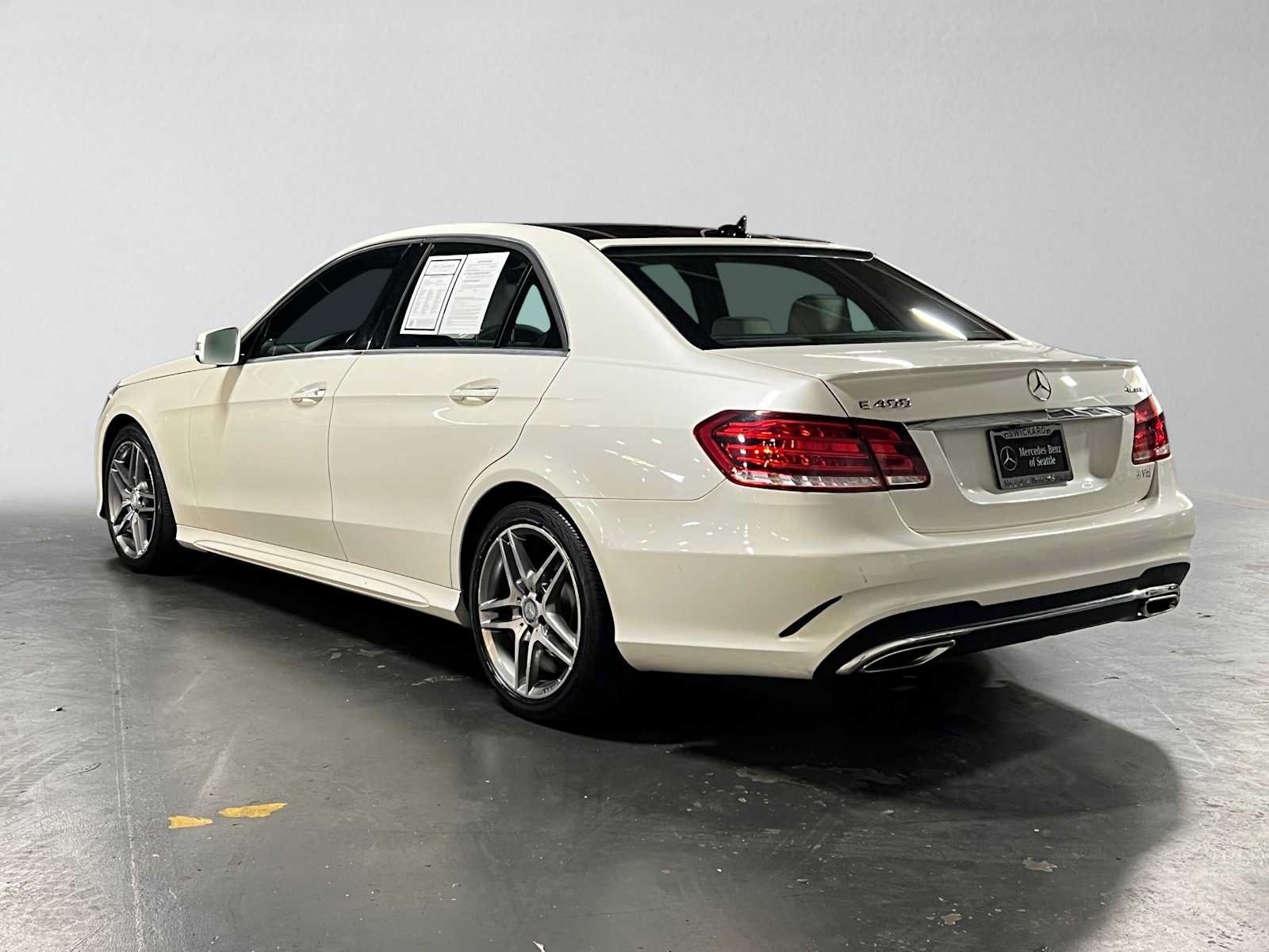 Used 2015 Mercedes-Benz E 400 4MATIC Sedan image 5