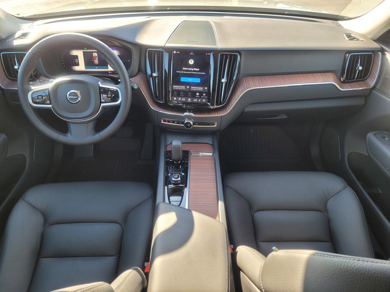 Used 2024 Volvo XC60 T8 Plus w/ Climate Package image 12