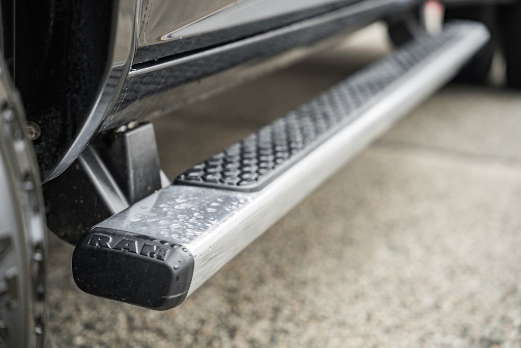 Used 2018 RAM 3500 Laramie Longhorn image 23