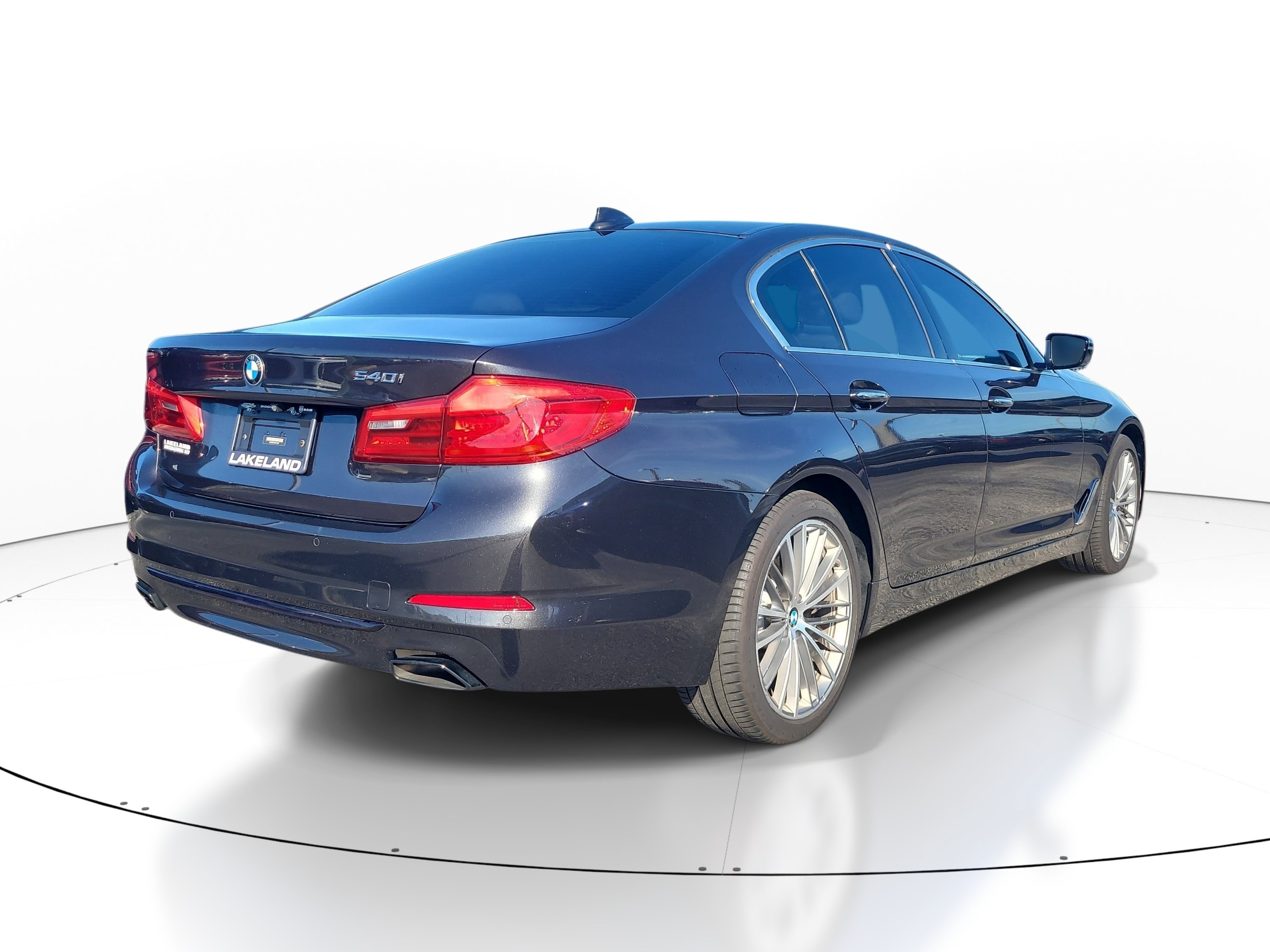 Used 2018 BMW 540i w/ Premium Package RWD image 4