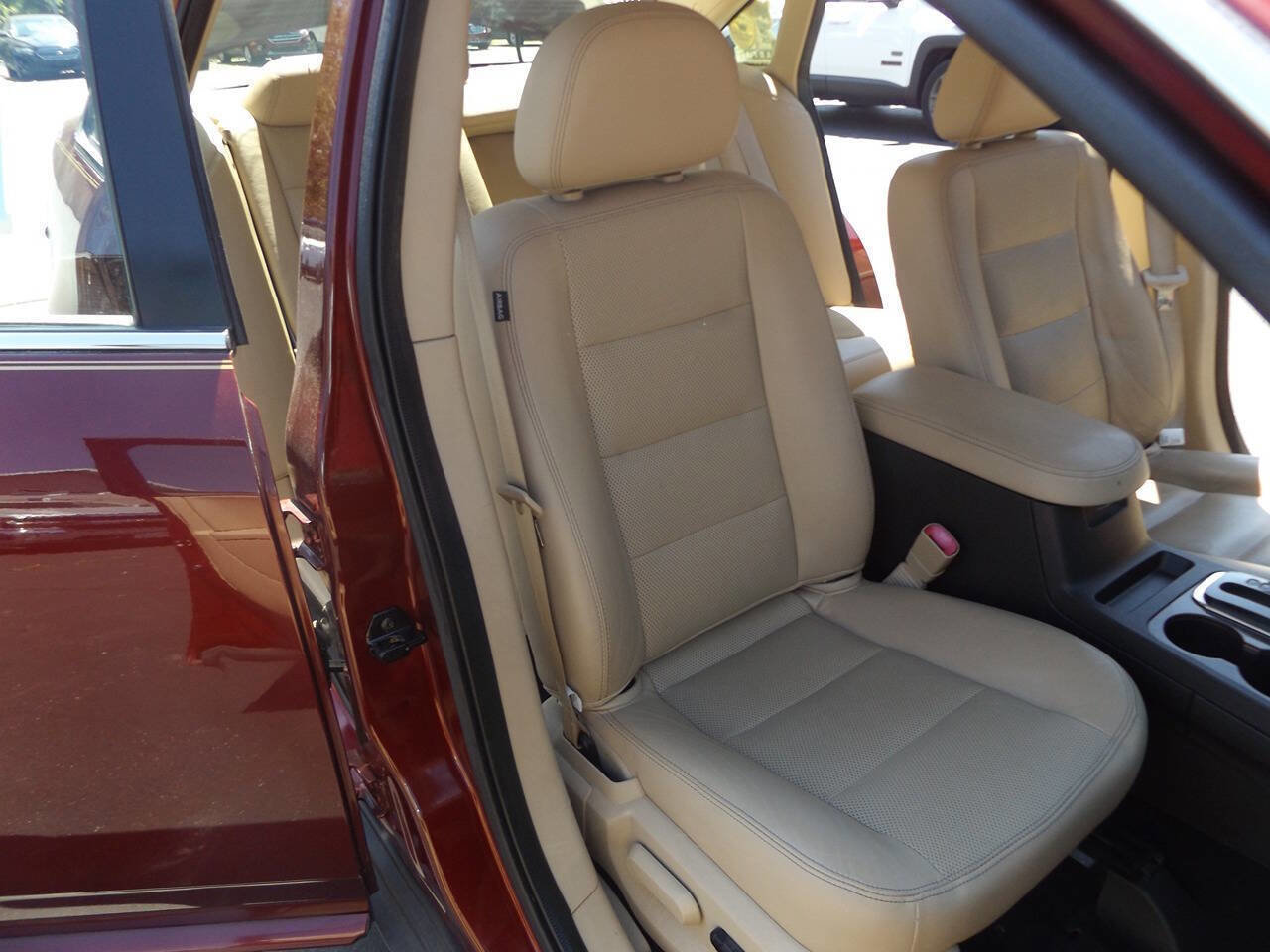 Used 2008 Ford Taurus SEL FWD image 22