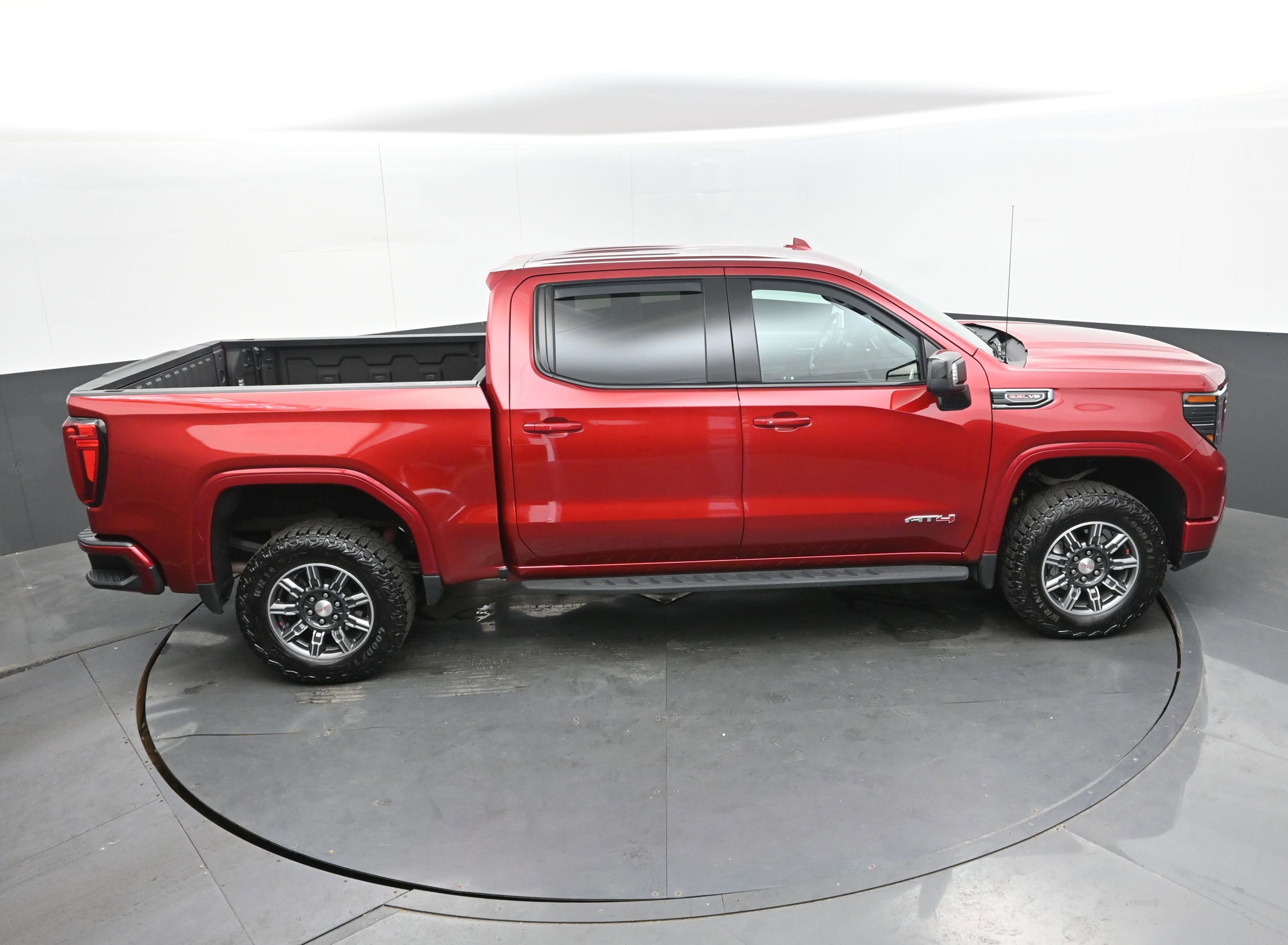 Used 2024 GMC Sierra 1500 AT4 w/ Technology Package image 41