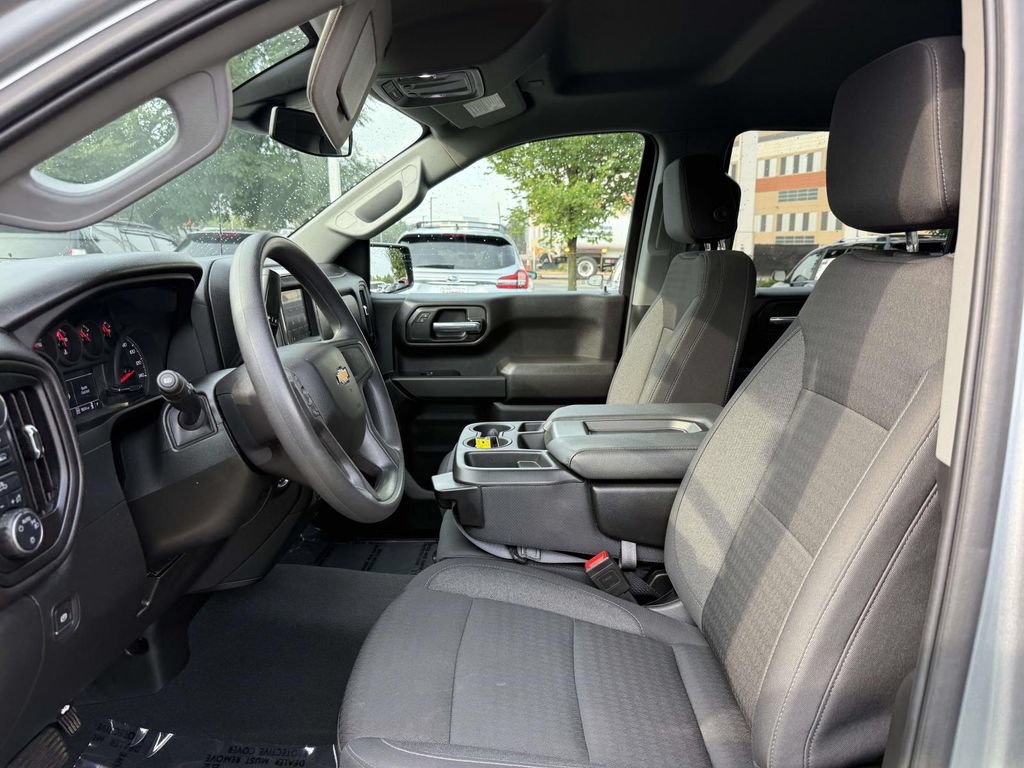 Used 2025 Chevrolet Silverado 1500 Custom w/ LPO, Dark Essentials Package AWD/4WD image 13