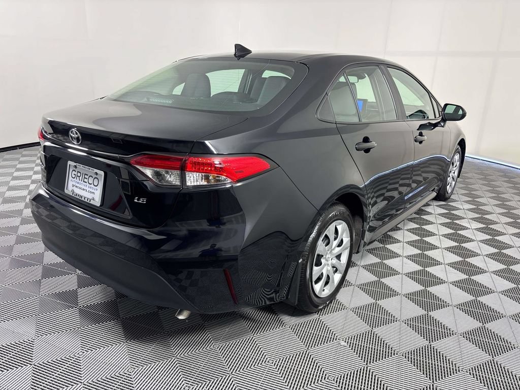 Used 2025 Toyota Corolla LE FWD image 8