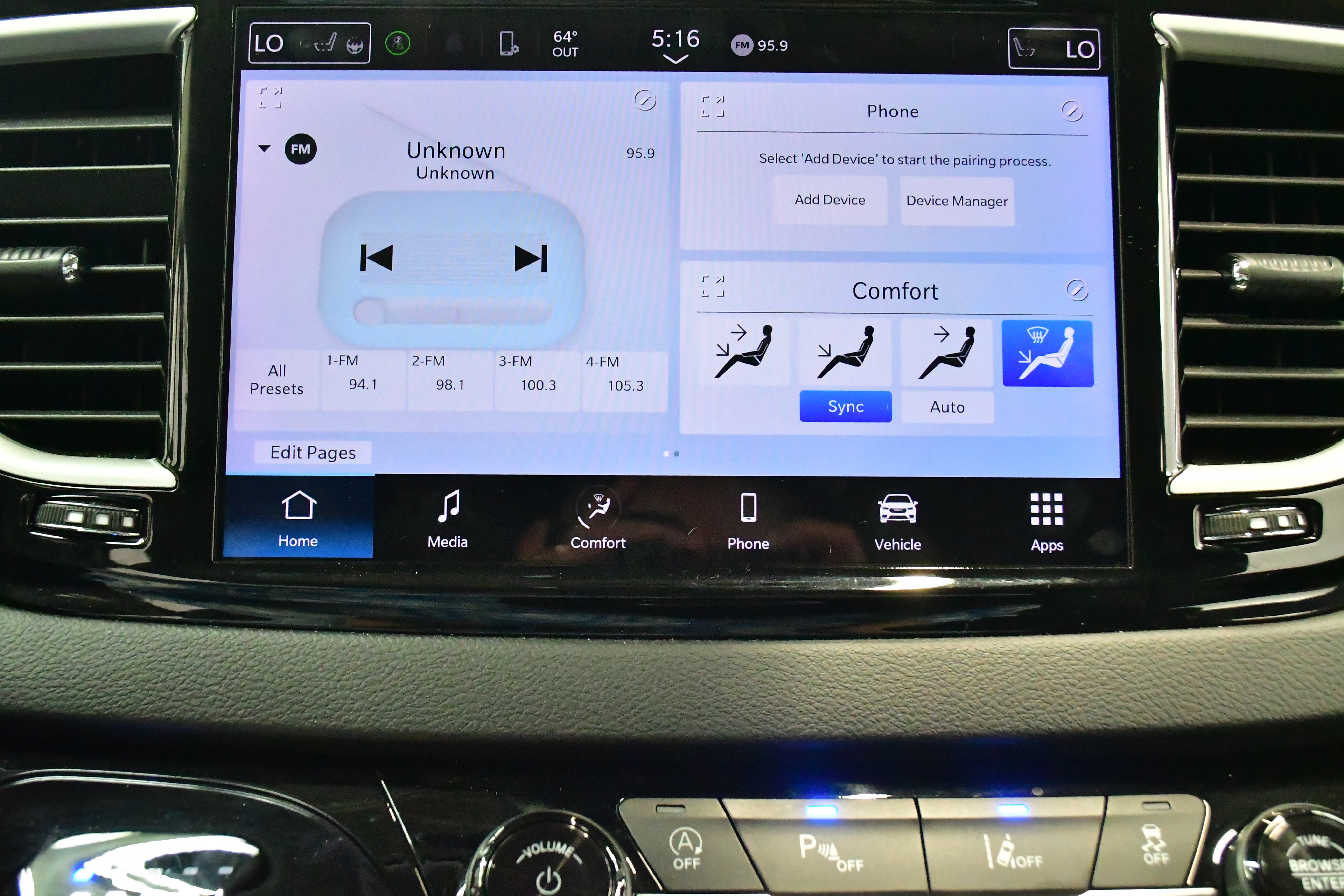 Used 2024 Chrysler Pacifica Touring-L image 51