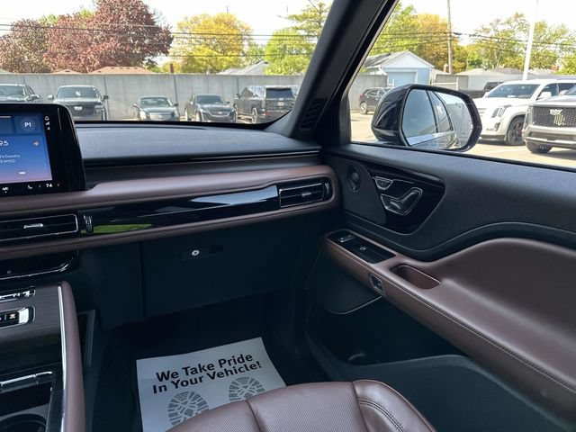 Used 2025 Lincoln Aviator Reserve w/ Illumination Package AWD/4WD image 32