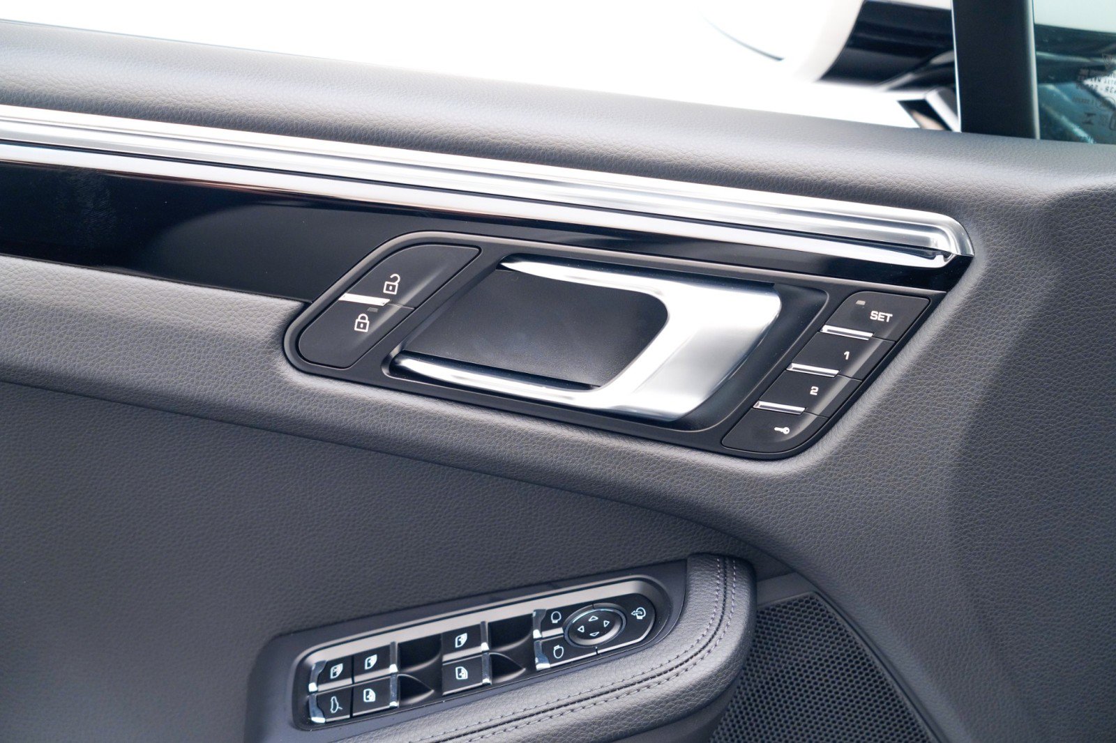 New 2026 Porsche Macan image 22