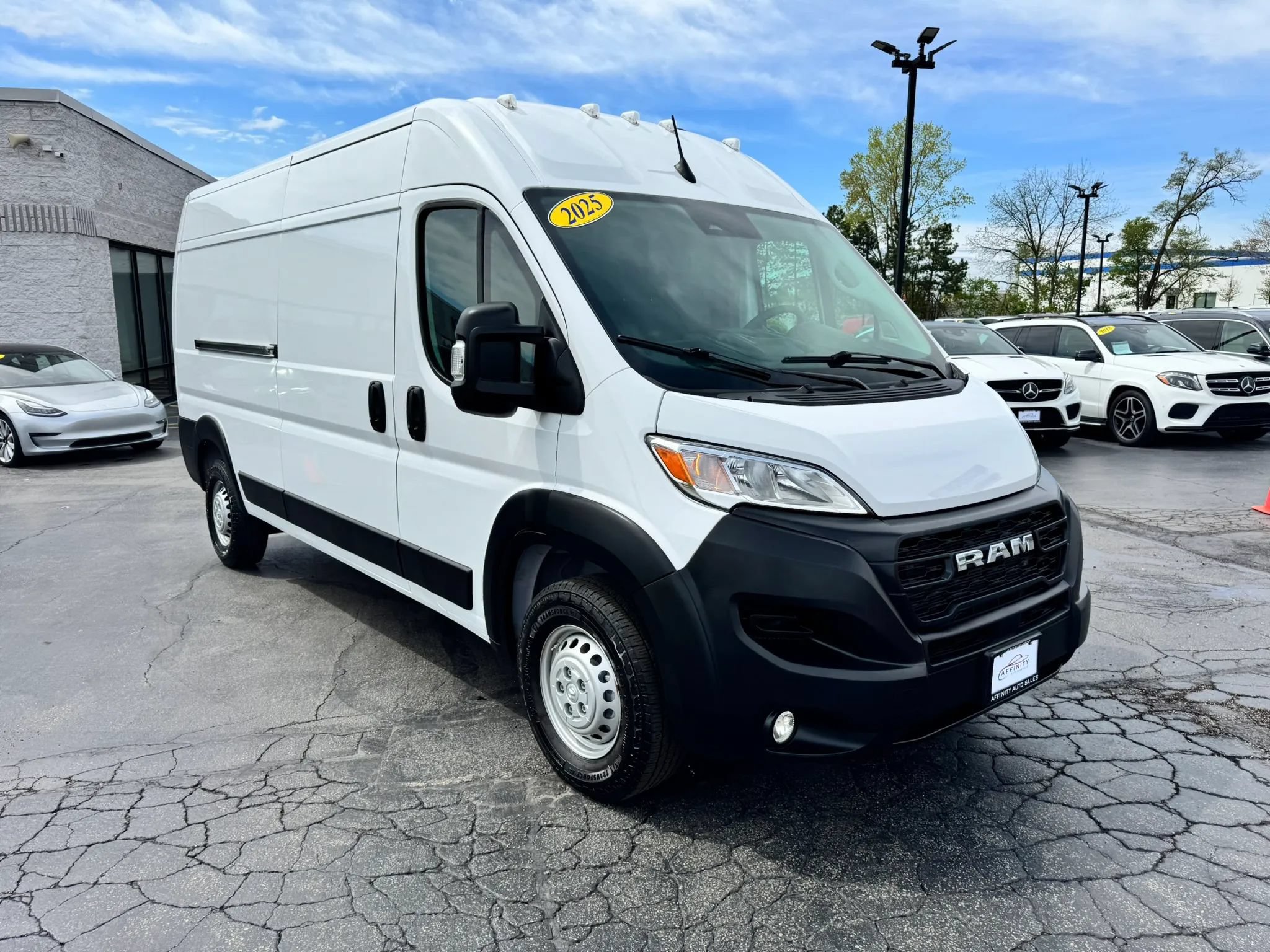 Used 2025 RAM ProMaster 2500 w/ Convenience Group FWD image 7