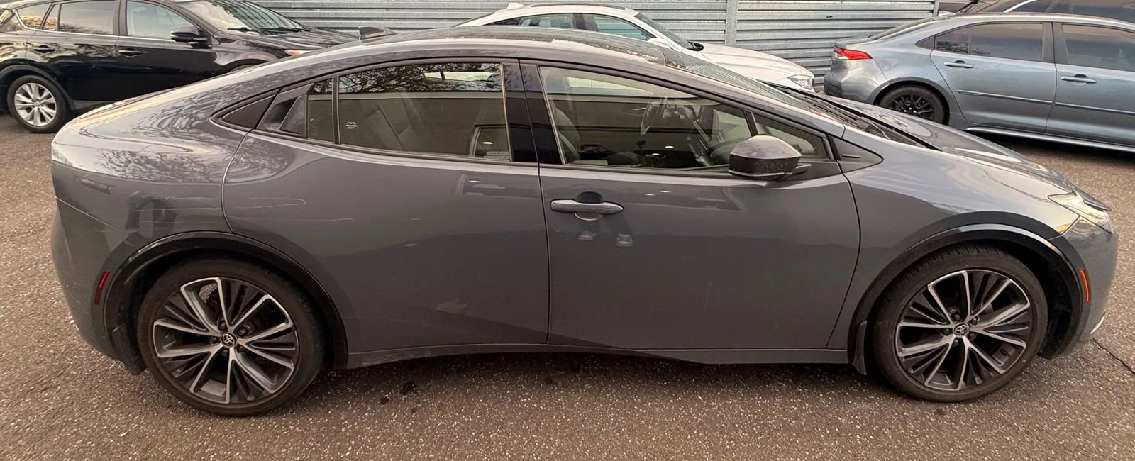 Used 2023 Toyota Prius XLE image 4