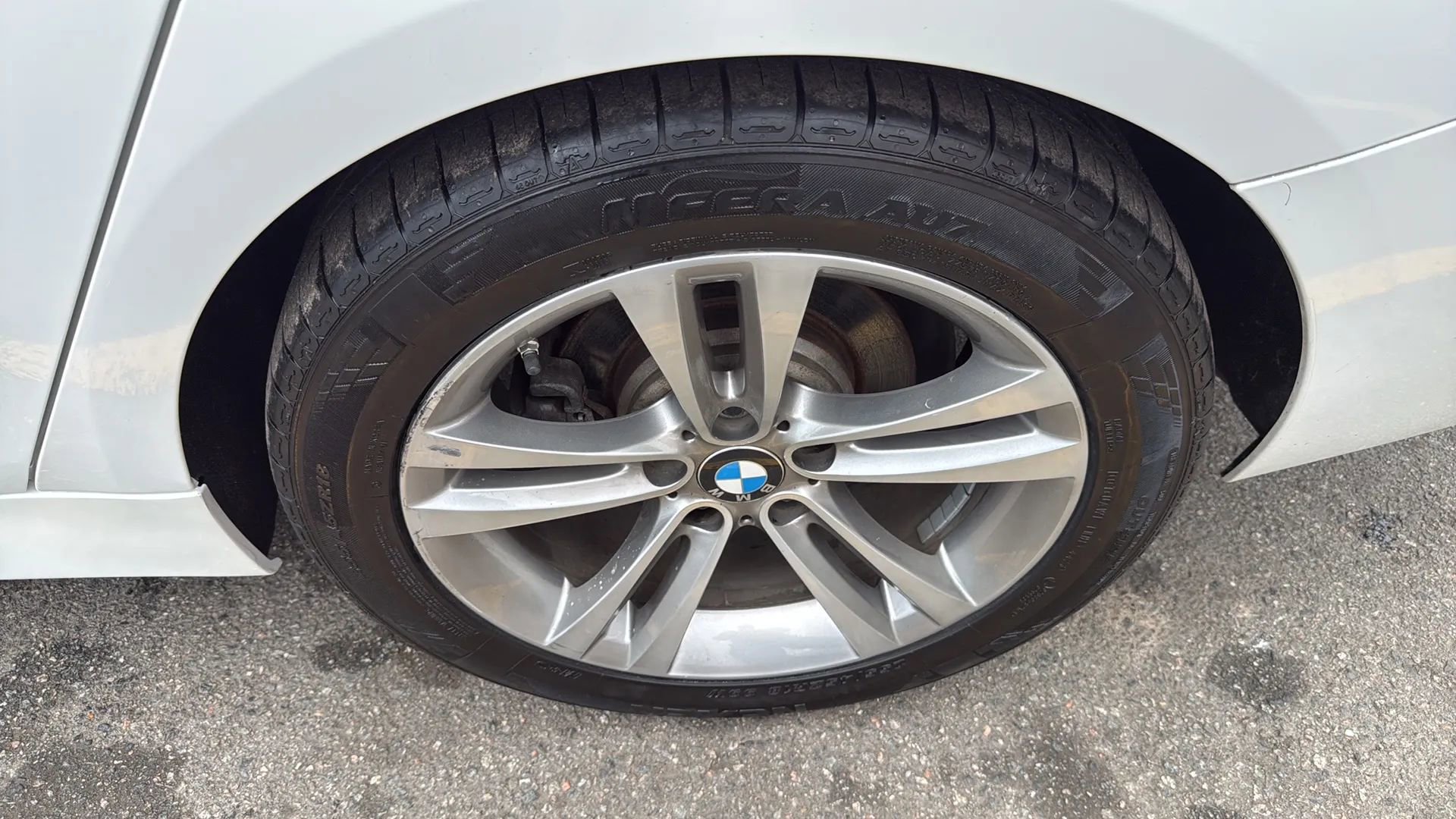 Used 2018 BMW 330i Gran Turismo xDrive AWD/4WD image 10
