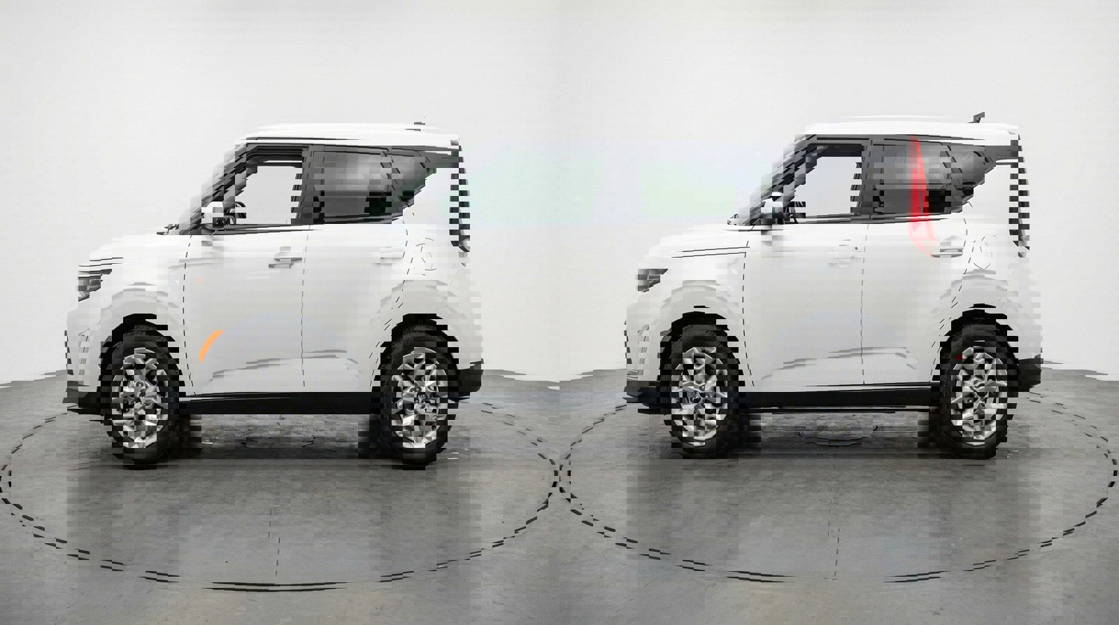 Used 2025 Kia Soul LX w/ LX Technology Package FWD image 4