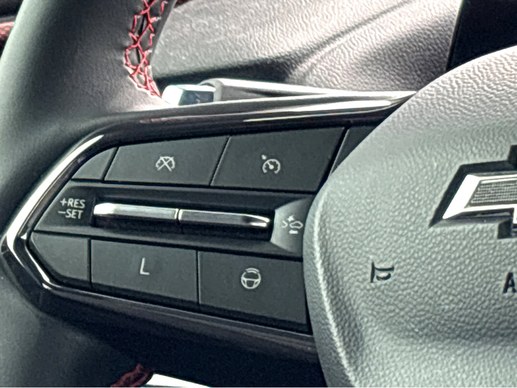 Used 2025 Chevrolet Traverse RS image 10