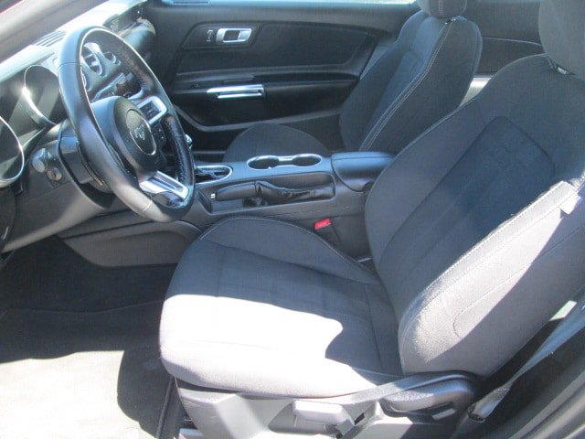Used 2020 Ford Mustang Coupe RWD image 8