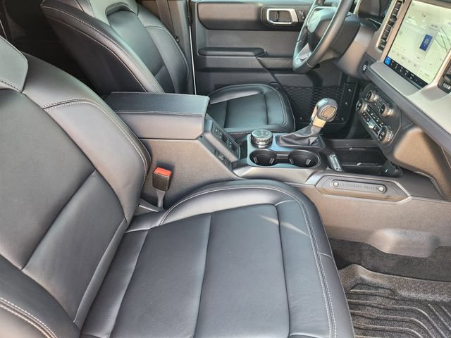 Used 2025 Ford Bronco Outer Banks AWD/4WD image 13