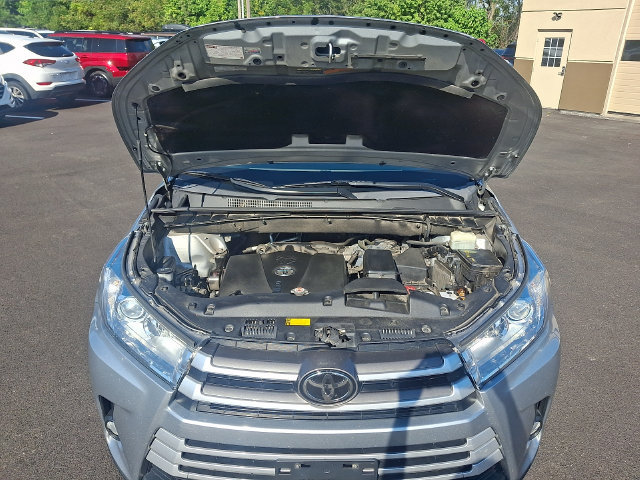 Used 2018 Toyota Highlander XLE w/ Protection Package #3 AWD/4WD image 28