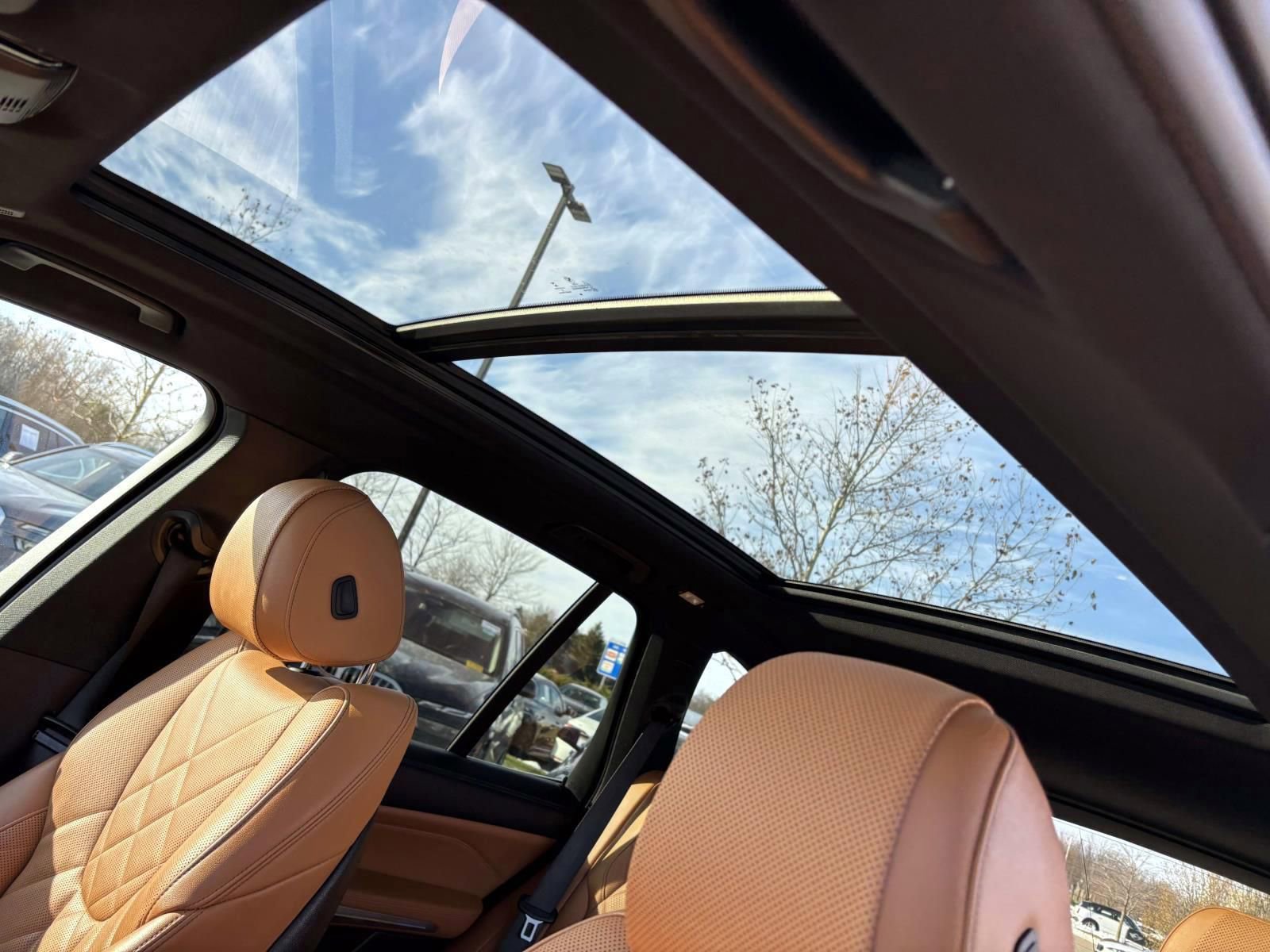 Used 2023 BMW X5 xDrive45e w/ Parking Assistance Package image 25