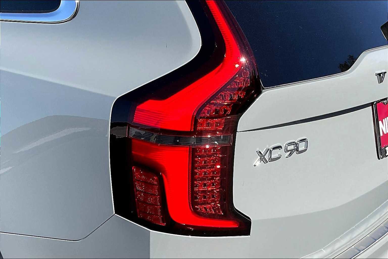 New 2026 Volvo XC90 T8 Plus image 25