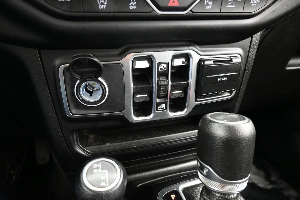 Used 2021 Jeep Wrangler Unlimited Sport AWD/4WD image 24