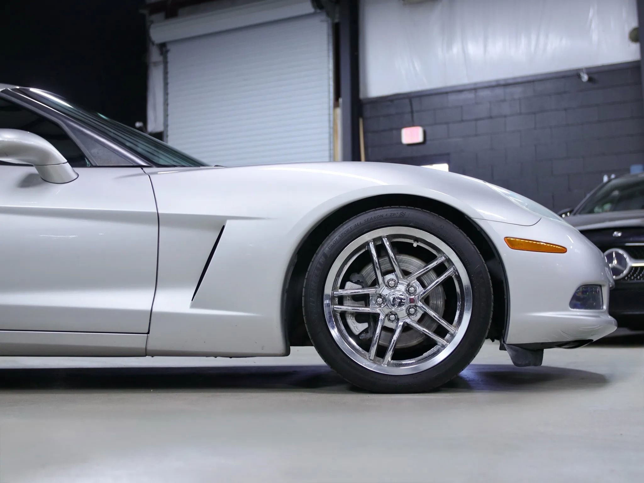 Used 2006 Chevrolet Corvette Coupe image 10