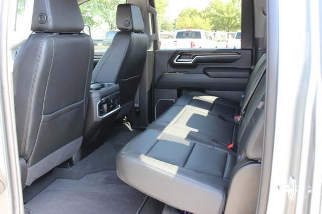 Used 2025 GMC Sierra 3500 SLT w/ SLT Convenience Package image 9