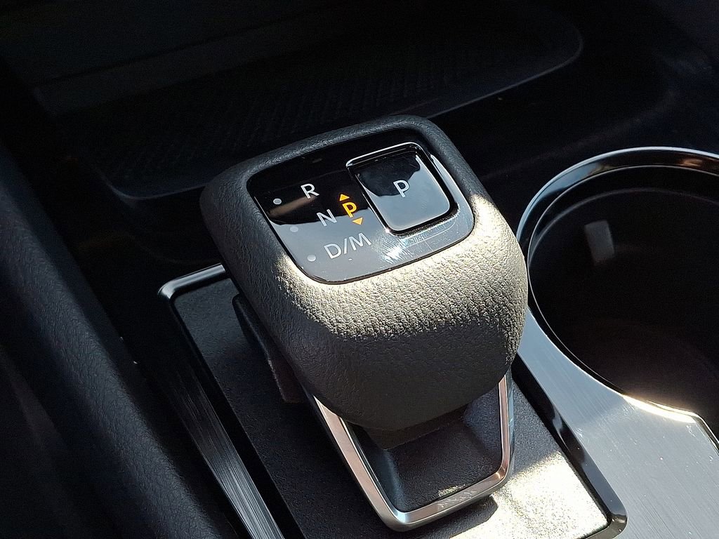 Used 2025 Nissan Rogue SV image 14