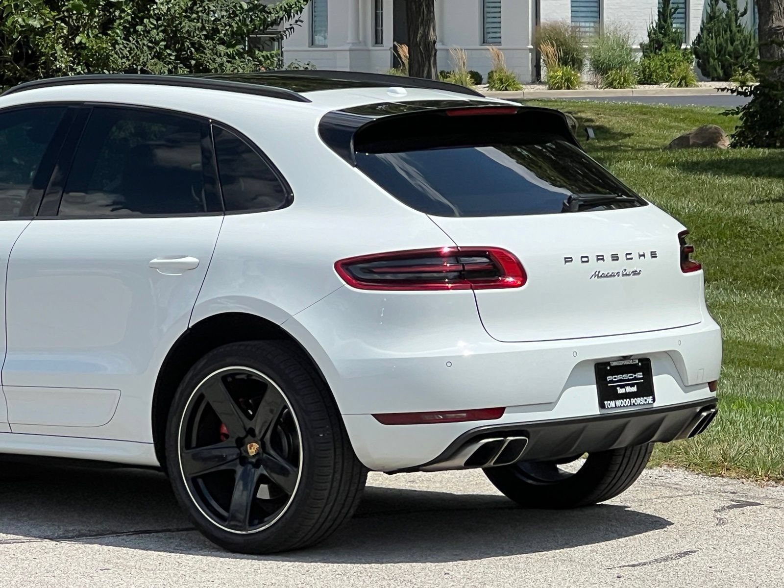 Certified 2015 Porsche Macan Turbo AWD/4WD image 9