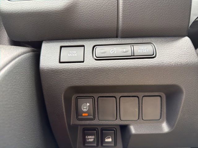 Used 2025 Nissan Frontier PRO-4X w/ Interior Protection Package image 22