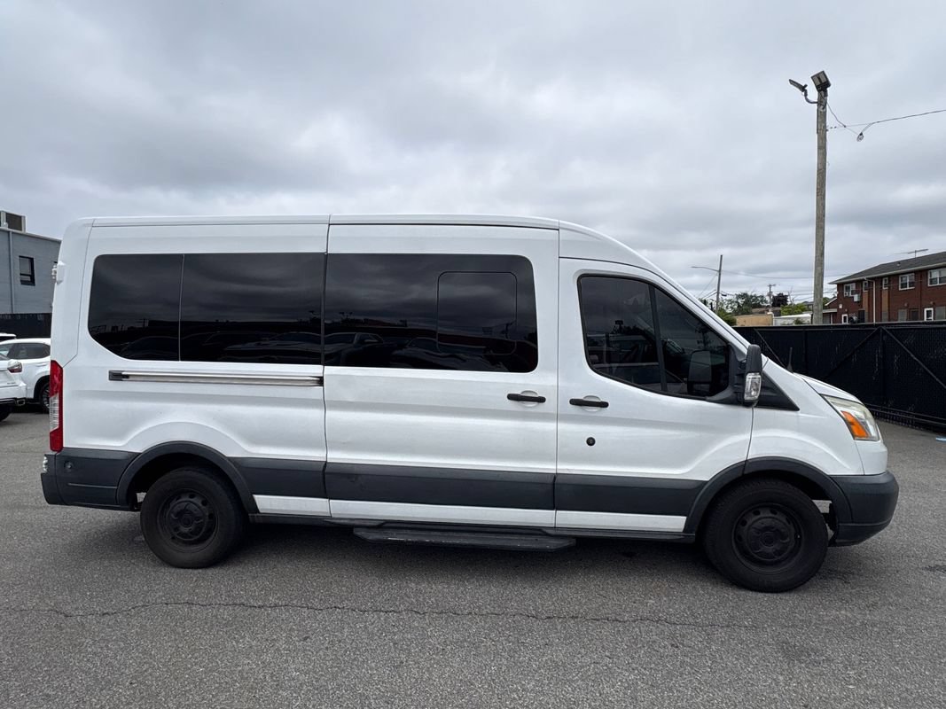 Used 2016 Ford Transit 350 XLT RWD image 5