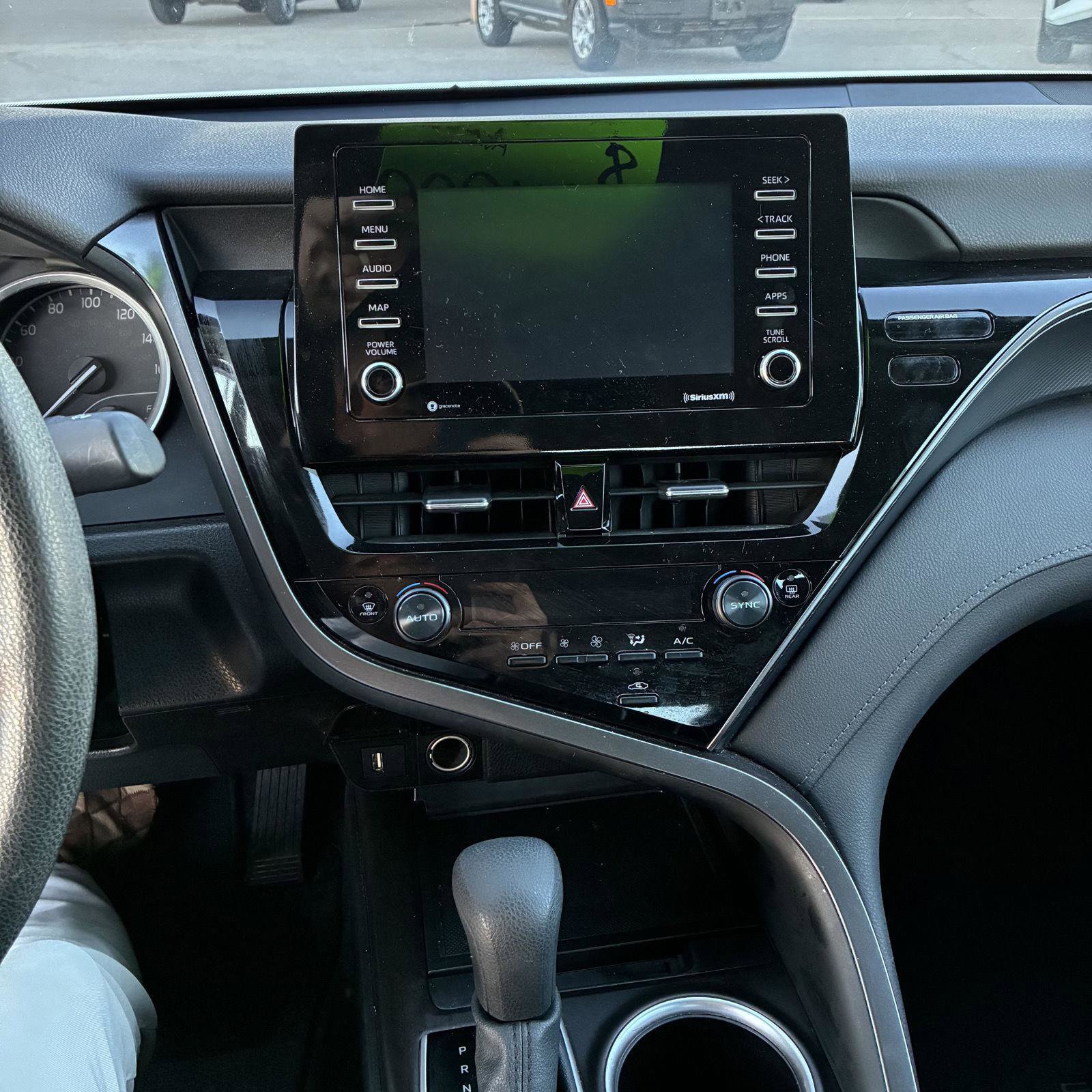 Used 2024 Toyota Camry LE image 6