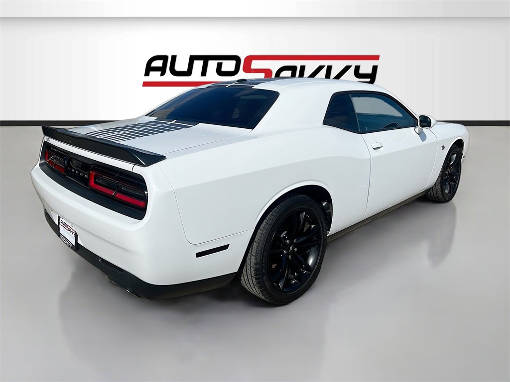 Used 2018 Dodge Challenger SXT w/ Blacktop Package image 7