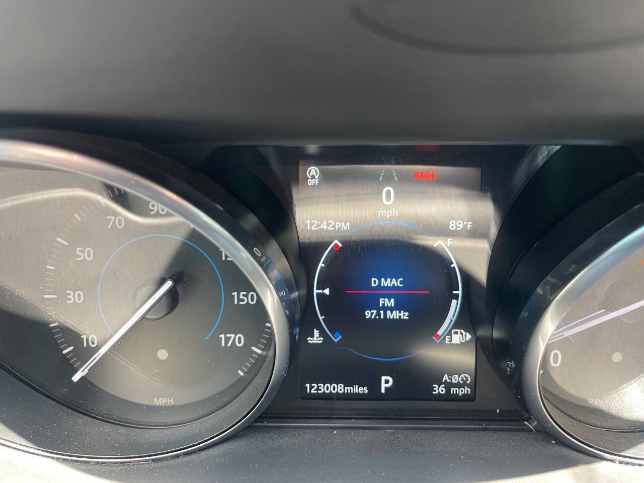 Used 2018 Jaguar F-PACE Premium AWD/4WD image 36