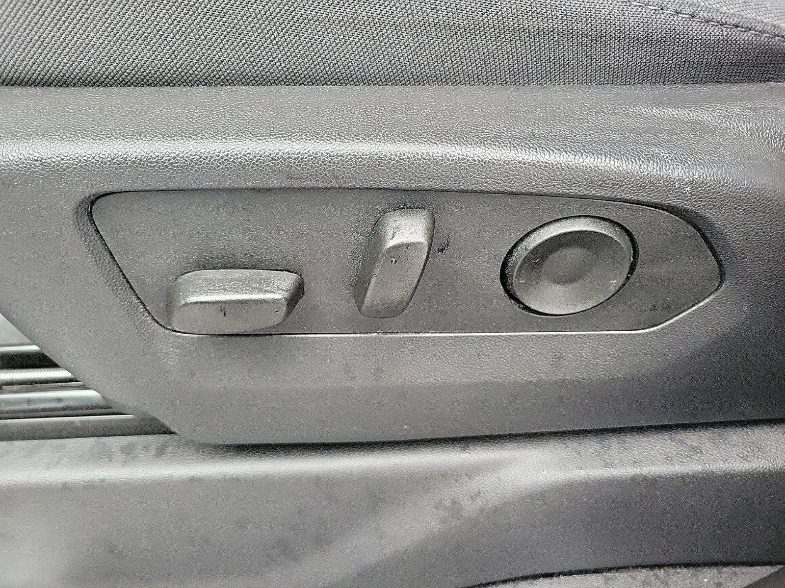 Used 2025 Chevrolet Silverado 2500 LT w/ Convenience Package image 18